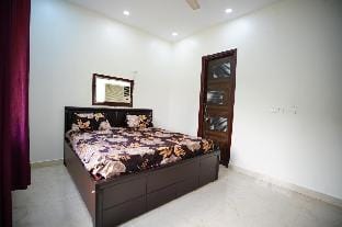 Peach villa Villa in Noida