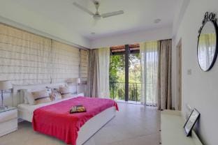 Serene-2BHK Lux Apartment , candolim by tisyastays Vacation rental in Candolim