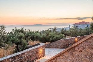 Mani Panoramic Seaviews - Luxury Summer Haven Apartment in Messenia