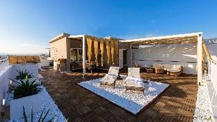 City Skyloft - Top location   Private Roof Garden Apartment in Messenia