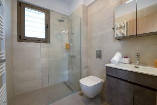 A Heaven View Park Hideaway - Chania Nest Apartment in Chania