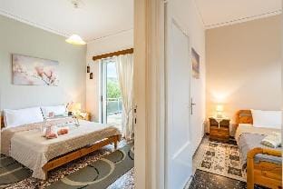 Seaside Family Haven - Avia s Spacious Getaway Apartment in Messenia