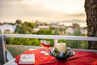 Seaside Family Haven - Avia s Spacious Getaway Apartment in Messenia