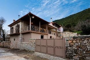 Arcadia Getaway - Levidi Sani 11 Studio Apartment in Arcadia, Greece