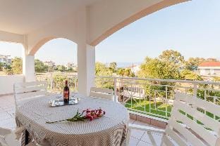 Casa Nebari Seaside Home-Fully Equipped Ideal Spot Apartment in Messenia
