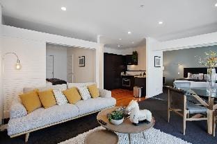 Luxuriously Renovated | Princes Wharf | 2BR Style Apartment in Auckland