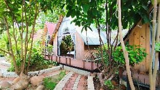 Bungalow HTC Tuan Chau Chalet in Laos