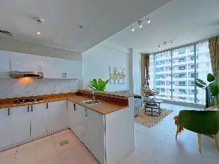 Luxury RoofTop Pool w/ Full Marina View 45% OFF Apartment in Dubai