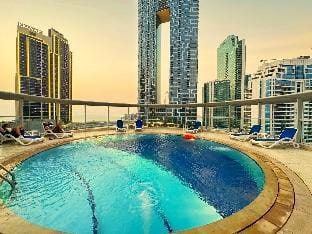 Luxury RoofTop Pool w/ Full Marina View 45% OFF Apartment in Dubai