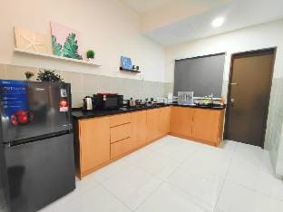 SP big Netflix Suria putra next hospital sg buloh  Apartment in Selangor, Malaysia