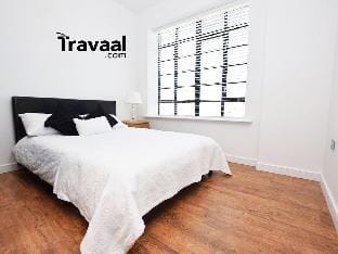 Travaal - 2 Bedroom Apartment's Apartment in Farnborough