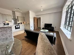 Travaal - 2 Bedroom Apartment's Apartment in Farnborough