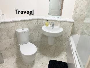 Travaal - 2 Bedroomed Apartment Farnborough Apartment in Farnborough