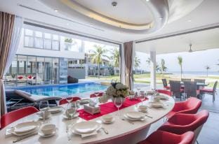 Five Stars Villa - 4BED VIP Beachfront With Pickup Villa in Hoa Hai