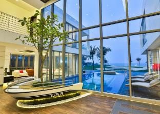 Five Stars Villa - 4BED VIP Beachfront With Pickup Villa in Hoa Hai