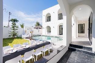 Walnut House Poolvilla Villa in Pattaya City