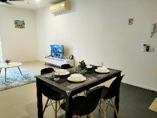 Mont Kiara Sweet Home,1-4 pax,163 retail, internat Vacation rental in Petaling Jaya