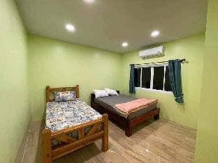 บ้านไร่เก็บตะวันพูลวิลล่าเขาใหญ่ Villa in Laos