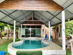 Pool Villa Armthong Home Vacation rental in Laos
