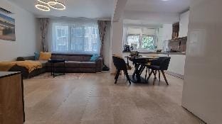 Зона Хоум Бургас, Zone Home Burgas Apartment in Burgas