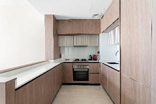 Luxurious 1 Bedroom Retreat with pool gym and game Apartment in Dubai