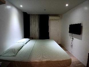 Very Cozy Unit Poblacion, Makati Apartment in Makati