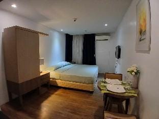 Very Cozy Unit Poblacion, Makati Apartment in Makati