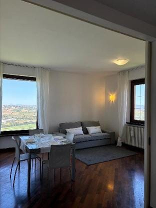 Appartamento Belvedere Apartment in Marche