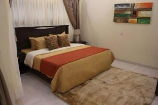Lovely 4 bedroom duplex with 24 hours light/pool Apartment in Lagos