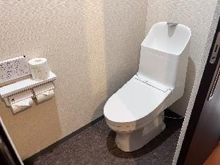 West Shinjuku/Close to Sta/Semi-Jap Style Sleeps 8 Vacation rental in Shibuya