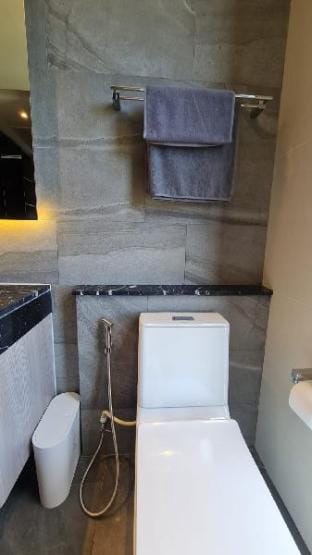 54sqm Spacious 1bd full Seaview Apartment in Pattaya City