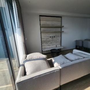 54sqm Spacious 1bd full Seaview Apartment in Pattaya City