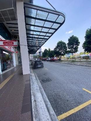 PJ centerstage walkable to LRT Vacation rental in Petaling Jaya