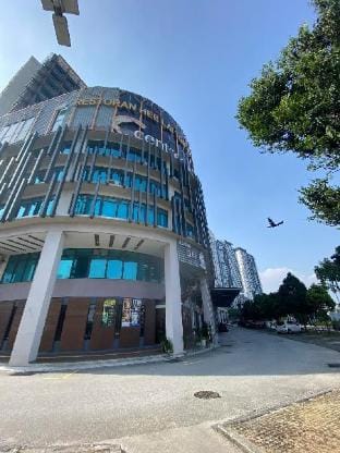 PJ centerstage walkable to LRT Vacation rental in Petaling Jaya