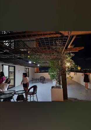 STAYCATION NEAR NAIA has massage chair/dance revo Apartment in Las Pinas