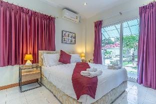mew resort 6 bedroom
50m-7eleven
2km-walking st Vacation rental in Pattaya City