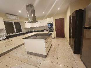 Mew luxury pool villa king bed Villa in Pattaya City