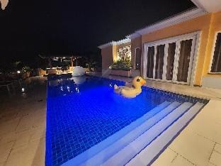 Mew luxury pool villa king bed Villa in Pattaya City