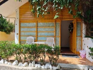 Alona Hidden Dream Family Bedroom  Apartment in Panglao