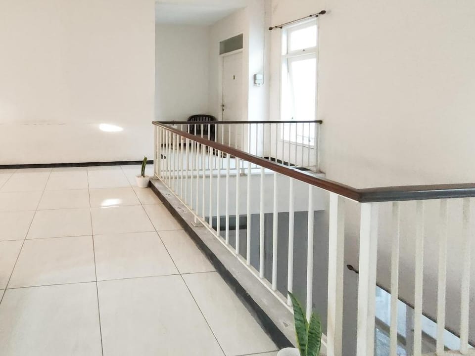 Hasana Guest House Syariah near Royal Plaza RedPartner Hotel in Surabaya