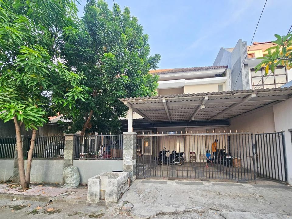 Hasana Guest House Syariah near Royal Plaza RedPartner Hotel in Surabaya