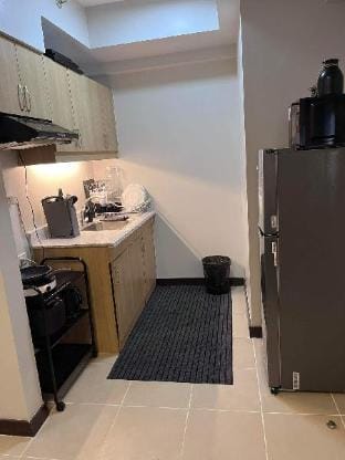 Gray Room Verdon Parc Apartment in Davao City