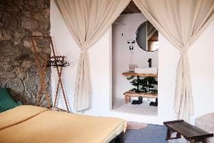 An original stone house with cozy courtyard Vacation rental in China