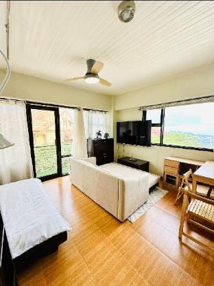 Cozy Studio Condo unit in Green Valley Baguio City Vacation rental in Baguio