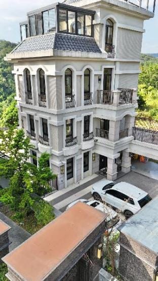 Yuan Billion Elevator Villa, Li Chen Building Villa in Taiwan, Province of China
