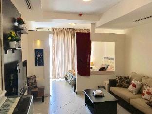 Modern apt central location: steps to all services Apartment in Africa