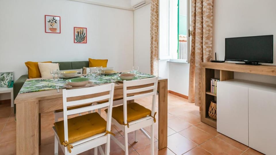 Juriol in Alghero with 1 bedrooms and 1 bathrooms Apartment in Alghero