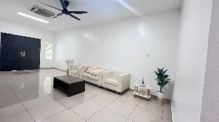 Happy Guest House Nibong Tebal 开心民宿（高渊） Vacation rental in Penang