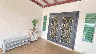 Happy Guest House Nibong Tebal 开心民宿（高渊） Vacation rental in Penang