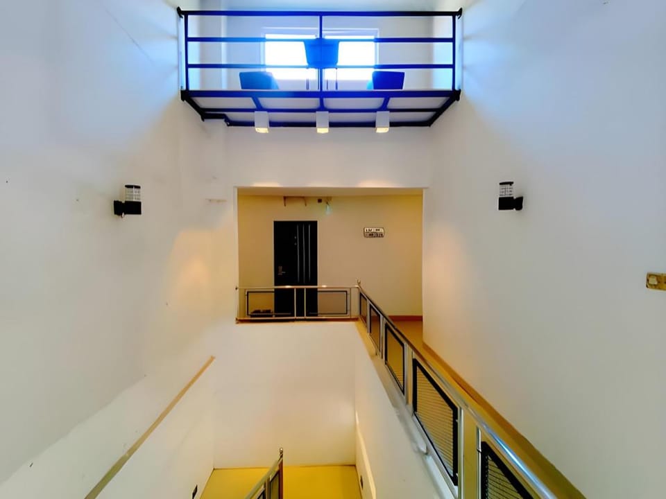 Crown Budget In Style Hotel in East Java